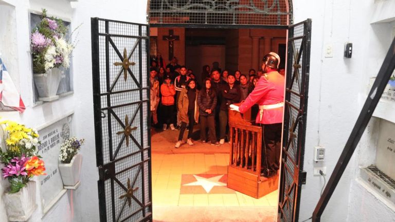 Cementerio municipal abrió sus puertas para relevar el patrimonio