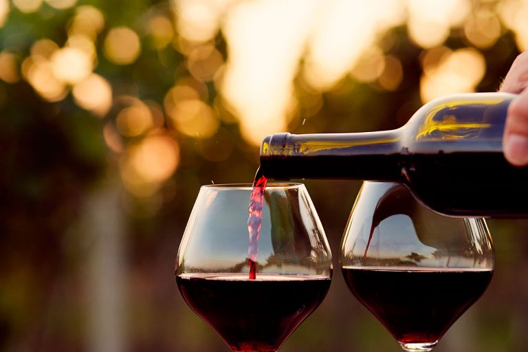 Desarrollan sistema de etiquetas encriptadas para evitar la falsificación de vinos