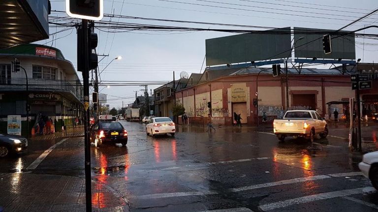 Intenso despliegue municipal por sistema frontal en Curicó