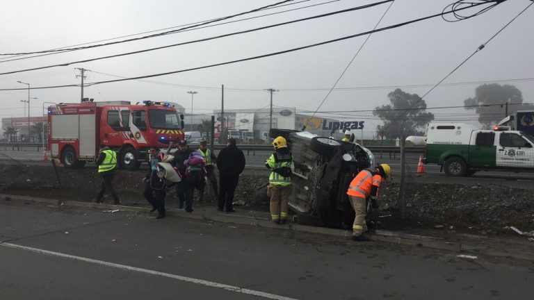 Dos personas lesionadas deja accidente de tránsito en Ruta 5 Sur