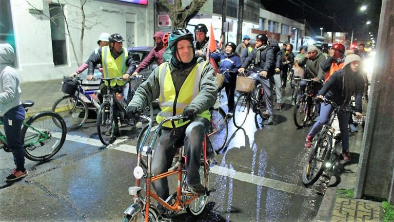 Lluvia no fue impedimento para cicletada del primer martes de julio