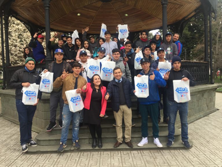 Estudiantes de Colina podrán disfrutar de los destinos y atractivos turísticos de la Región del Maule