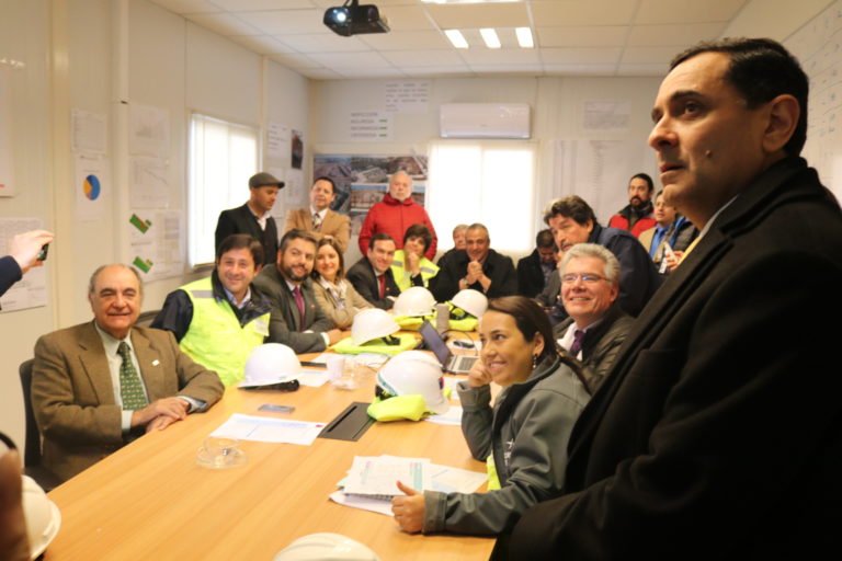 Alcalde Muñoz preocupado por inicio de obras complementarias al Hospital de Curicó