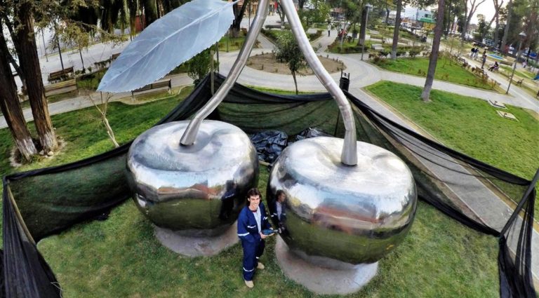 Inauguran monumento “identidad” en plaza de Romeral