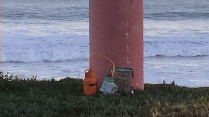 Instalan artefacto explosivo en pilar del muelle GNL Quintero: dejan cartel contra Piñera