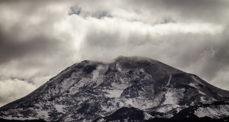 Reportan evento explosivo en Complejo Volcánico Nevados de Chillán