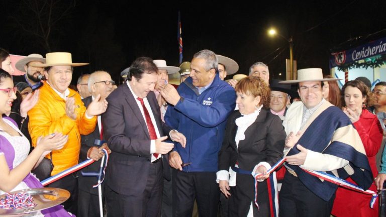 Intendente Milad inauguró ramadas con llamado a la prudencia y autocuidado