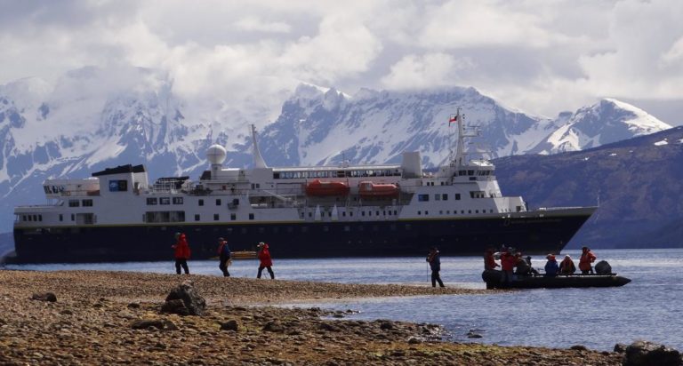 Vinos maulinos se degustarán en crucero National Geographic Explorer