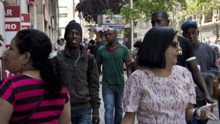 Encuesta Cenem: Haitianos tienen más dificultad para encontrar trabajo que otros inmigrantes
