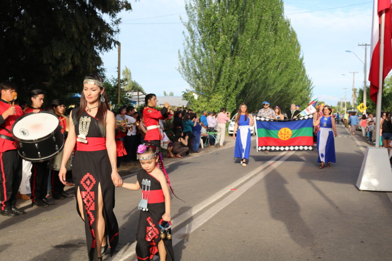 Con desfile cívico Tutuquén celebró un nuevo aniversario