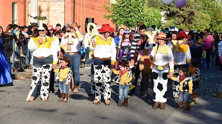Parvulos llenaron de magia y alegría las calles de Sagrada Familia