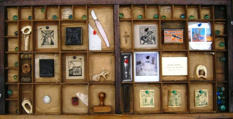 Artista visual Rubén Reyes expone un ritual antisistema
