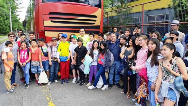 Estudiantes Escuela Cataluña se van de pasantía a La Serena