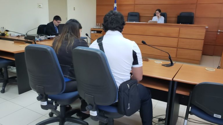 Dictan pena de cárcel para curicano que abusó de hijastras menores
