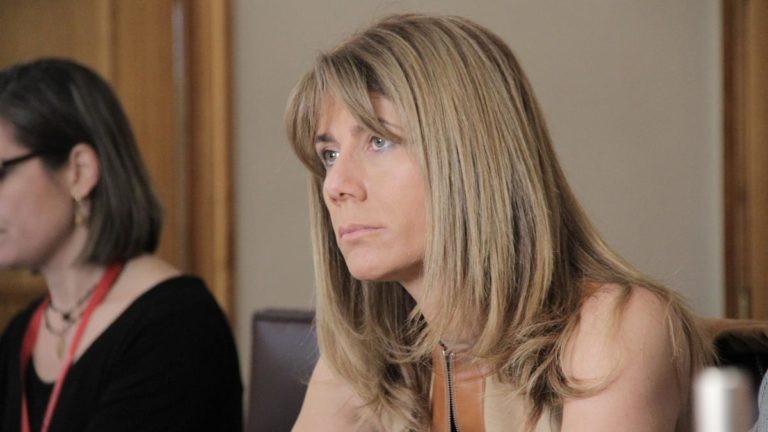 Senadora Rincón entrega su apoyo a víctima femicidio frustrado