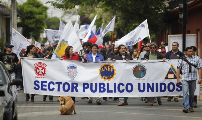 Funcionarios públicos evalúan nuevos paros
