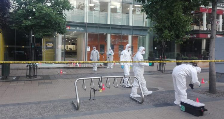 Explosión en sucursal de BancoEstado y en ingreso a Copesa habría sido un atentado