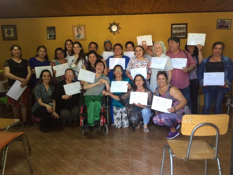 Usuarios de Cesfam Los Aromos se capacitaron como cuidadores de enfermos postrados