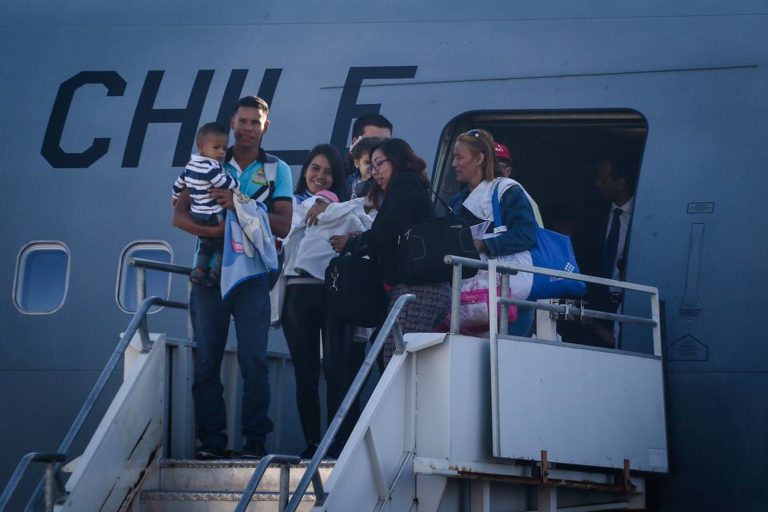Otros cien chilenos retornarán desde Venezuela