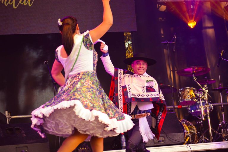 Pareja curicana representará a la región en nacional de cueca