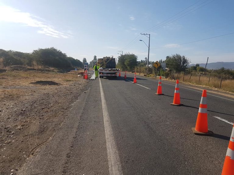 Dura crítica del alcalde de Hualañé por empresa que está estrechando el camino a la costa