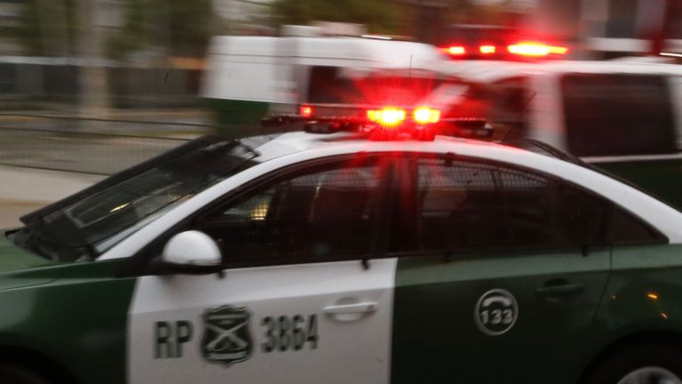 Delincuentes le robaron el auto y su arma particular a un carabinero