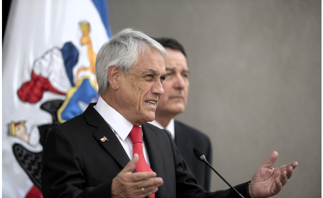 Piñera reconoce al autoproclamado mandatario de Venezuela