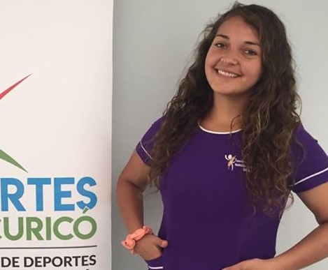 Francisca Andrade: La nutricionista que realiza intervenciones en talleres deportivos de Curicó