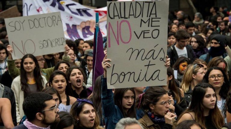 UDI y Evópoli piden al gobierno no enfrentarse con movimiento femenista