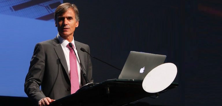 Ministro de Economía: "No soy cuico, conocí Europa recién a los 30 años"