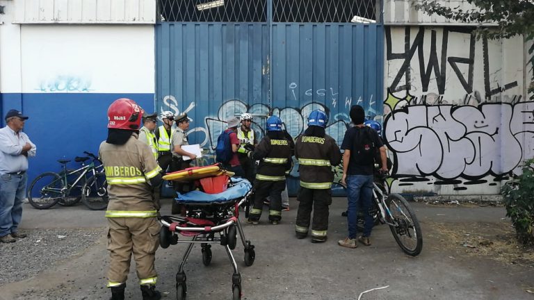 Joven curicano fallece trágicamente tras caer desde una techumbre.