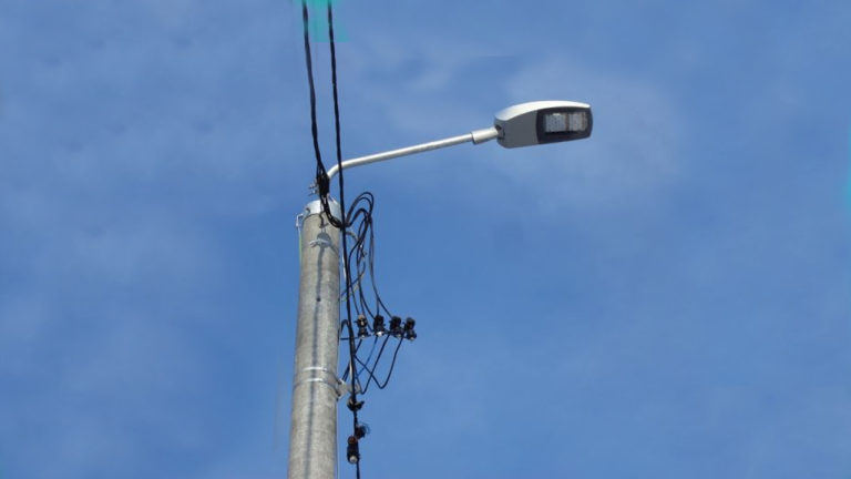 Instalarán modernas iluminarias led en vereda de Linares