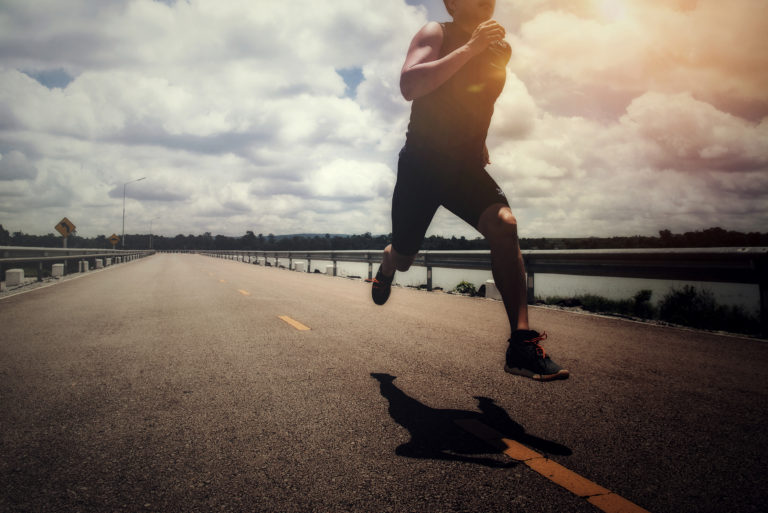 Consejos para corredores que participarán en Maratón de Santiago