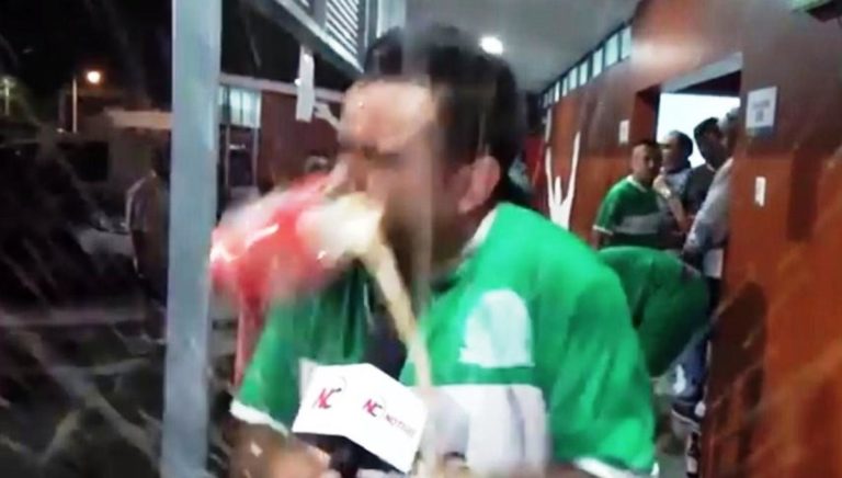 Agreden a futbolista amateur mientras era entrevistado por la televisión