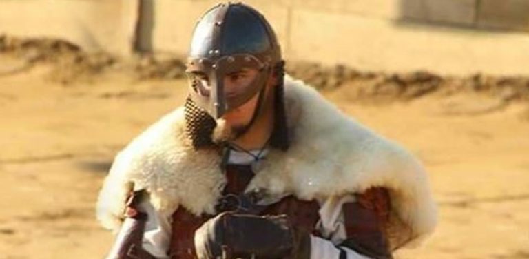 Roban armadura vikinga en Curicó