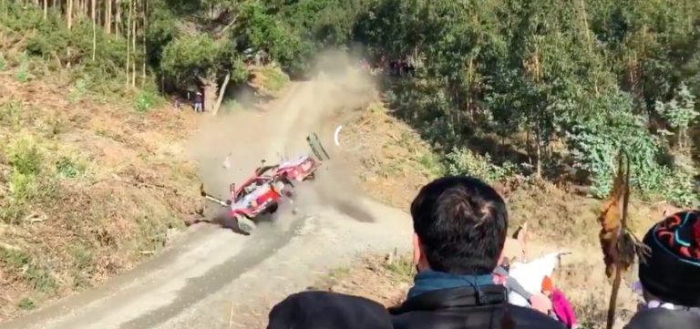 Piloto Thierry Neuville sufre impactante accidente en Mundial de Rally