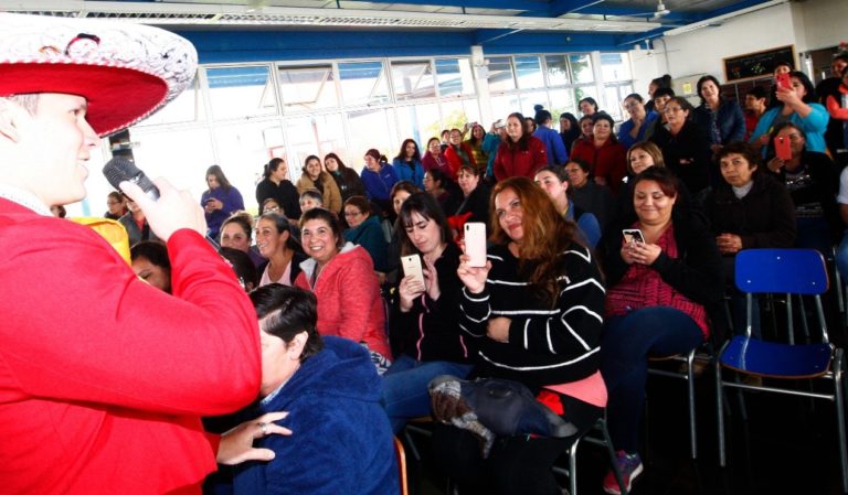 Municipalidad de Curicó realiza actividades para festejar el mes de la madre
