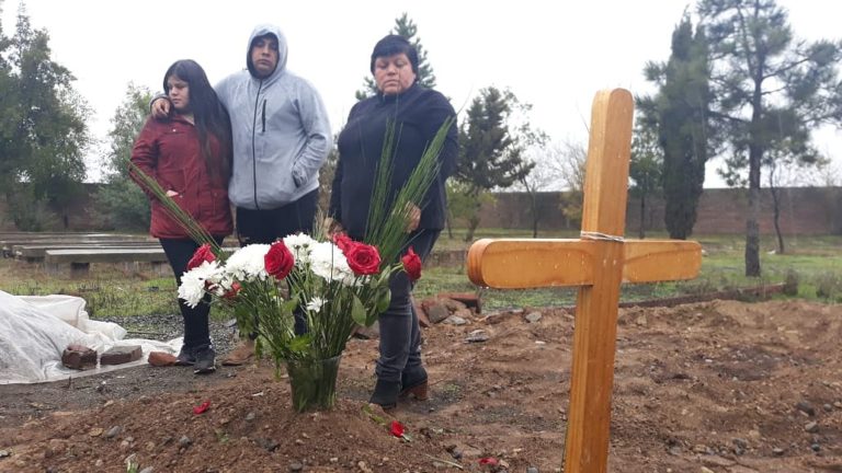 Familia tuvo que exhumar con sus manos cadáver de pariente en San Rafael