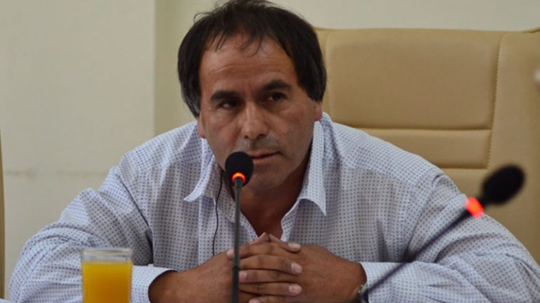 Agreden a concejal que defendió a comerciante que era insultado