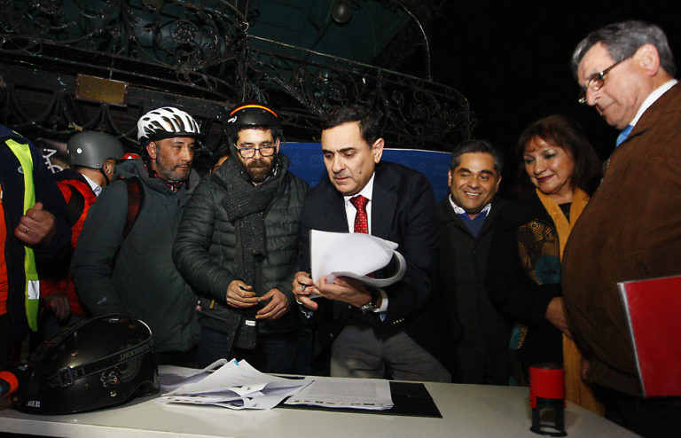 Ciclistas urbanos firmaron compromiso de colaboración con Municipalidad de Curicó