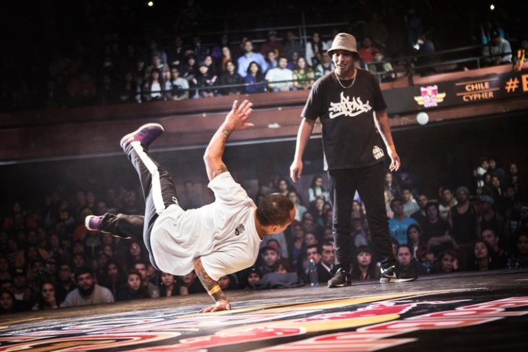 Seremi de Deportes se reúne con club de break dance ante opción de que sea deporte olímpico