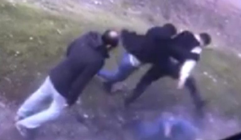 Graban violenta pelea entre tripulantes de un bus y sujetos desconocidos a la altura de Rancagua