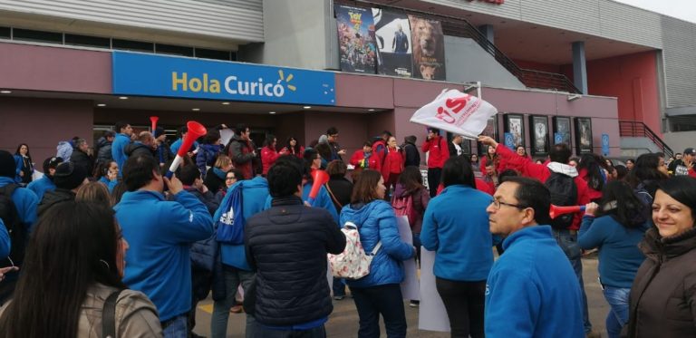 Trabajadores de Walmart iniciaron huelga a nivel nacional