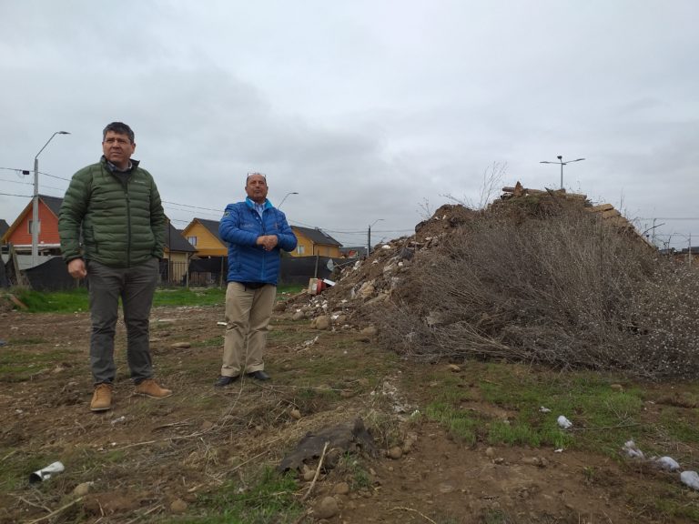 Municipio asegurará sitios eriazos en Villa Don Sebastián de Rauquén