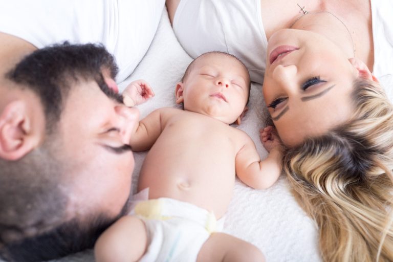 ¿Debe educarse la familia para poder educar a los hijos?