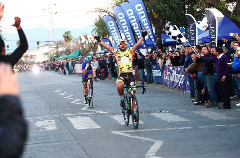 Ricardo Paredes subió a lo más alto del podio en la versión 29 del “Gran Open” de Ciclismo