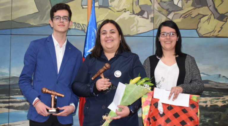 Emotiva entrega de premio literario deportivo “Carlos Bernal Silva” en Talca