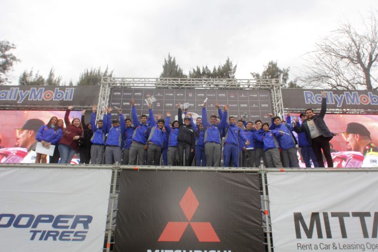 Alumnos del Liceo Polivalente de Rauco conocieron dependencias del Rally Mobil