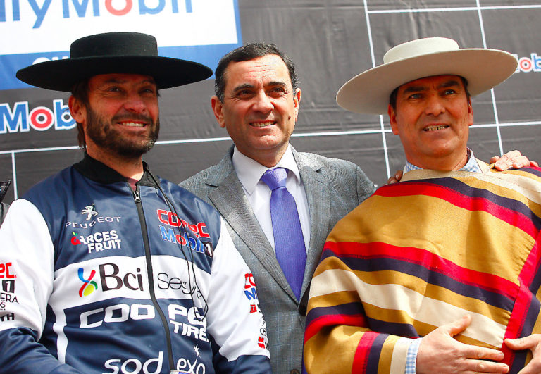 Con “Chaleco” y sombrero: Así fue el lanzamiento del Rally Mobil en Curicó