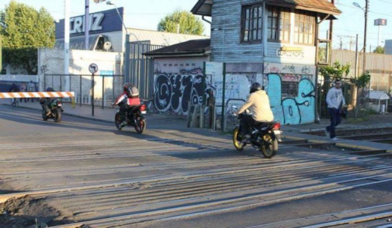 EFE autorizó construcción de cuatro pistas en cruce ferroviario de Camilo Henríquez